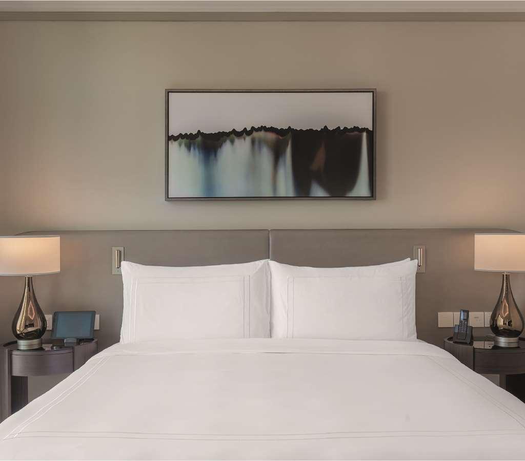 Address Dubai Mall Bilik gambar A guest room at the hotel